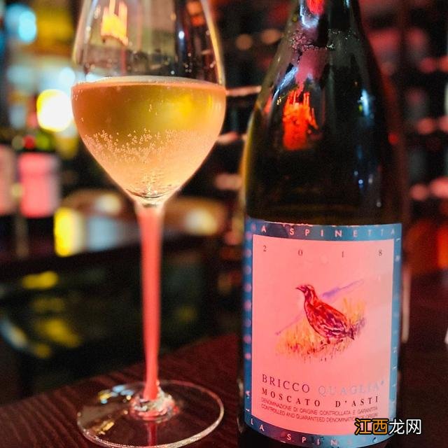 夏天喝什么红酒合适？夏天喝什么红酒最好喝，这篇文章太好了