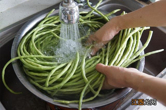 晒豆角干用什么豆角？晒豆角干用老豆角还是嫩豆角，好文，发给你收藏！