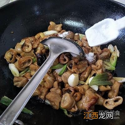 肥肠红烧什么菜？肥肠和哪些菜红烧好吃，当真是好文啊