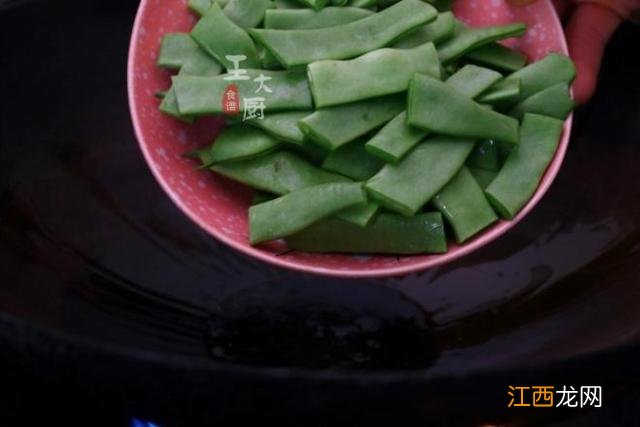 芸豆土豆炖鸡做法？炖鸡放芸豆可以吗，点这，一看就会