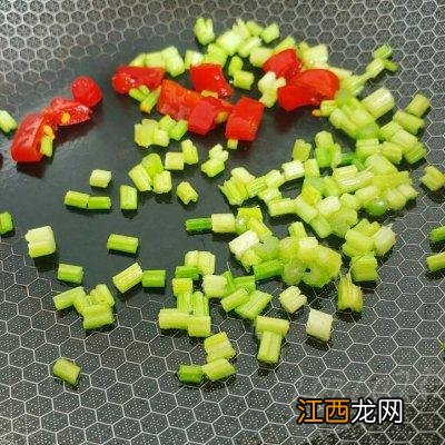 黄豆炒什么好吃简单？泡好的黄豆怎么炒好吃，很多人不知道