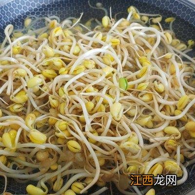 黄豆炒什么好吃简单？泡好的黄豆怎么炒好吃，很多人不知道