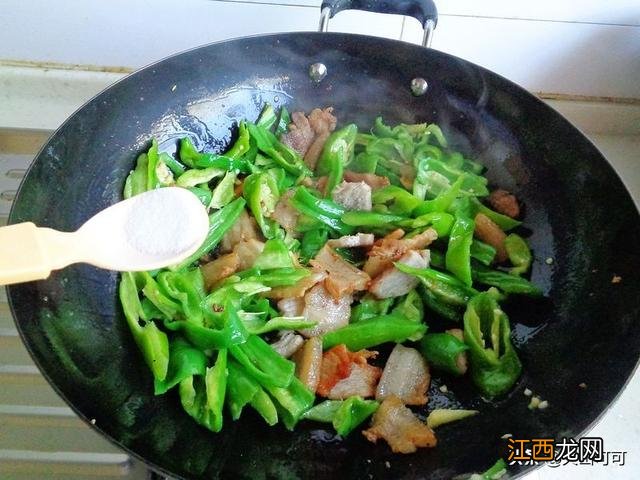 五花肉和什么一起炒好吃下饭?午餐肉跟啥菜搭配好吃,学习进行时,快看