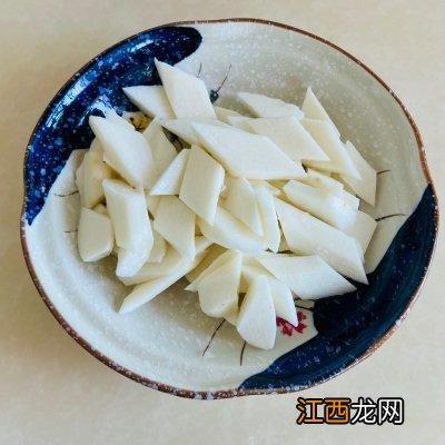 草菇配什么菜炒好吃？草菇炒什么最合适，这文章太靠谱了