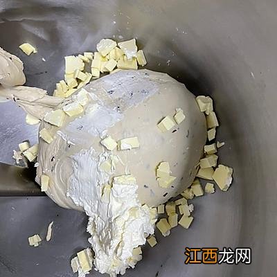 国内的高精粉哪个品牌好？中国最好的三个牌子的高筋粉，有深度的文章