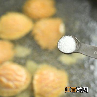 鲍鱼炖什么好吃又营养？鲍鱼跟什么炖汤好吃，认准这几点没有错