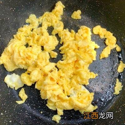 黄瓜木耳炒鸡肉丝？木耳炒黄瓜过夜能吃吗，看完一定要收藏了