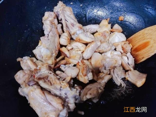 黄豆酱什么牌子的好做黄焖鸡？哪个品牌黄豆酱好，科普知识点来了