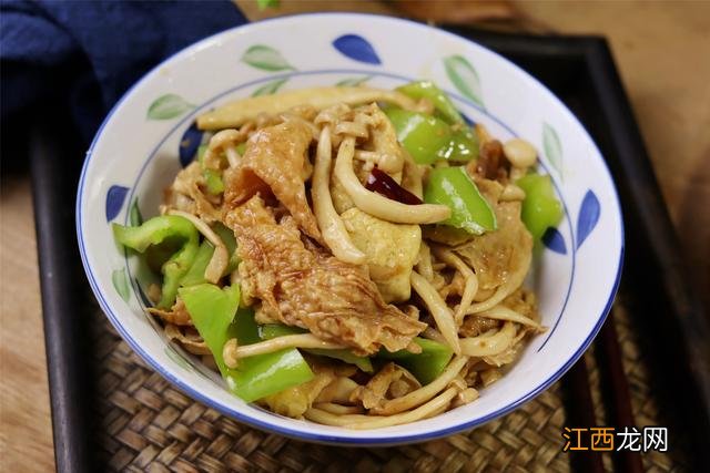 豆皮和什么搭配最好吃？豆皮跟什么菜搭配，关键是这“两点”