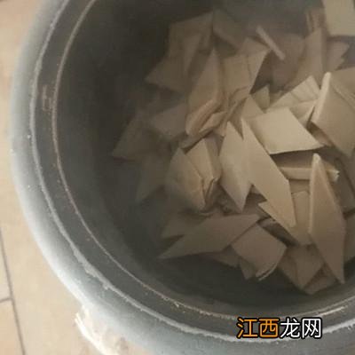 豆腐皮搭配什么菜炒好吃？豆腐皮烧汤要不要用开水烫一下，此文被多次浏览