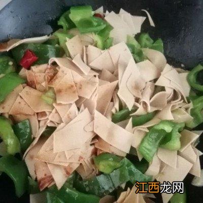 豆腐皮搭配什么菜炒好吃？豆腐皮烧汤要不要用开水烫一下，此文被多次浏览