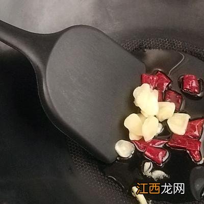 豆腐皮搭配什么菜炒好吃？豆腐皮烧汤要不要用开水烫一下，此文被多次浏览