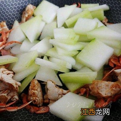 螃蟹能和什么青菜一起吃吗？螃蟹适合与什么蔬菜一起吃，这篇文章告诉你答案