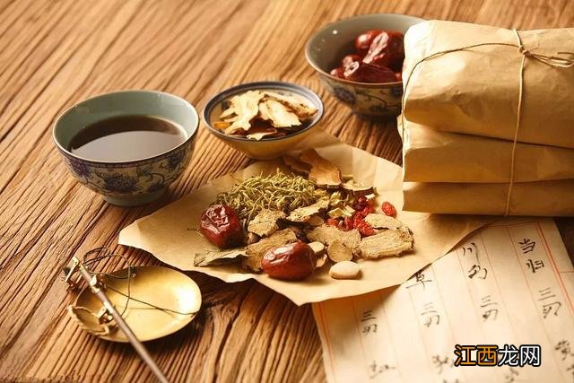 喝完中药能喝水吗?喝完中药完吃些什么,这下明白了!