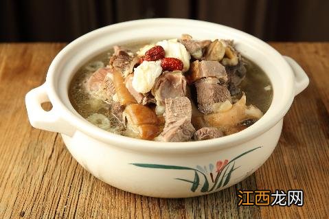 羊肉汤煮什么蘑菇好？羊肉炖什么汤最补，我来告诉你结果