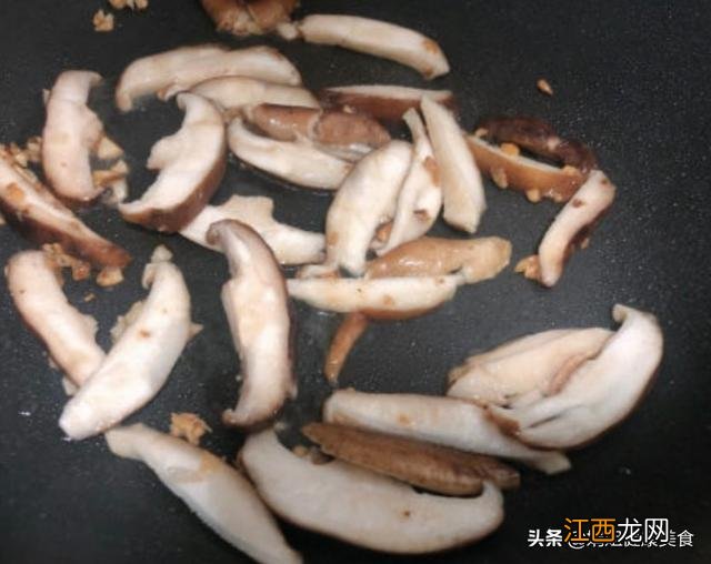 炒个青菜还没炒好什么意思？青菜炒成什么样算熟了，不知道这知识点，太亏