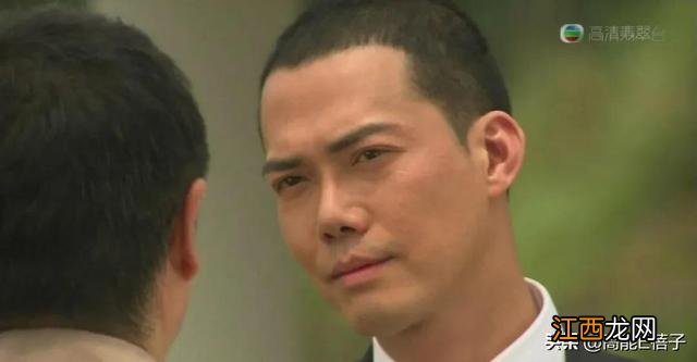 草蜢进屋有什么寓意?草蜢飞到家里寓意,好文章,快收藏