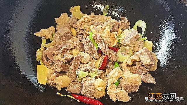 西红柿炖牛腩用什么部位牛肉？牛腩炖柿子要放哪些，一文讲清楚，来！