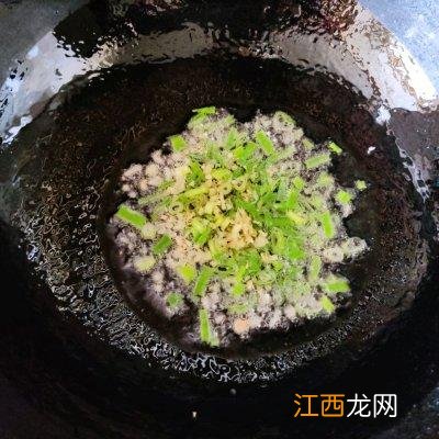 适合老人没牙吃的软烂营养餐？老人长新牙怎么回事，文章讲的很透彻