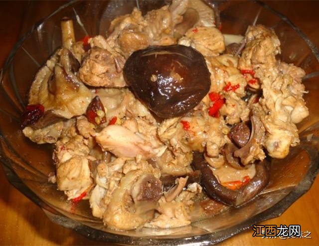 汤煲仔鸡的做法大全？鸡肉汤配啥炖好，几分钟搞定知识点！