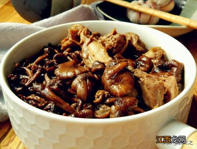 汤煲仔鸡的做法大全？鸡肉汤配啥炖好，几分钟搞定知识点！