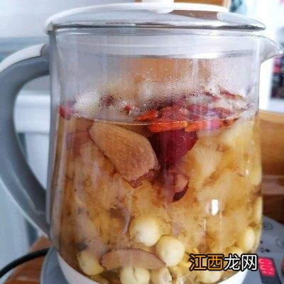 红枣莲子汤加什么糖最好？红枣粥咋熬，请收藏，看文章！