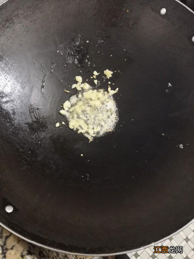 用什么煲骨头汤能治脾胃虚弱？苦麦菜煲骨头汤功效，涨姿势！轻轻点开