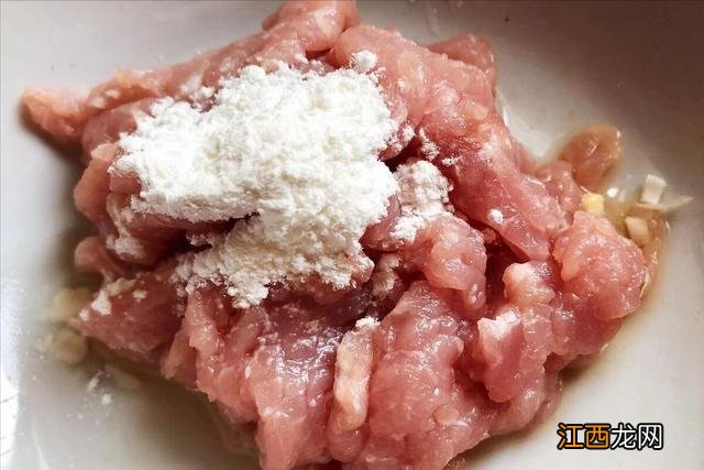 瘦肉用什么配料腌制不柴?瘦肉用什么淀粉腌更嫩,文章指南快看