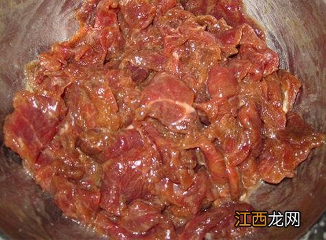 腌牛肉要放小苏打粉吗？腌牛肉要什么粉，看完不纠结了