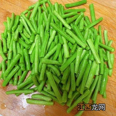 卤面里面放什么菜好吃？河南卤面为什么好吃，此文一针见血