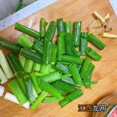 卤面里面放什么菜好吃？河南卤面为什么好吃，此文一针见血