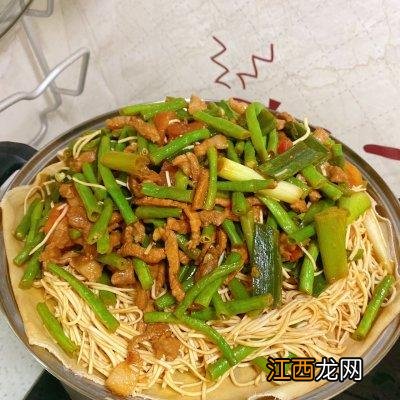 卤面里面放什么菜好吃？河南卤面为什么好吃，此文一针见血