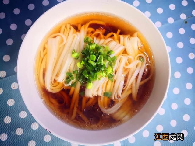 美味鲜酱油可以用哪个代替?美味鲜酱油可以用哪个代替,看完这篇文章豁然开朗