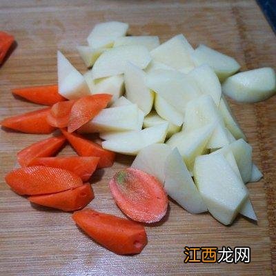 肉汤里面放什么蔬菜？肉汤里可以放什么菜，看完了你就什么都明白