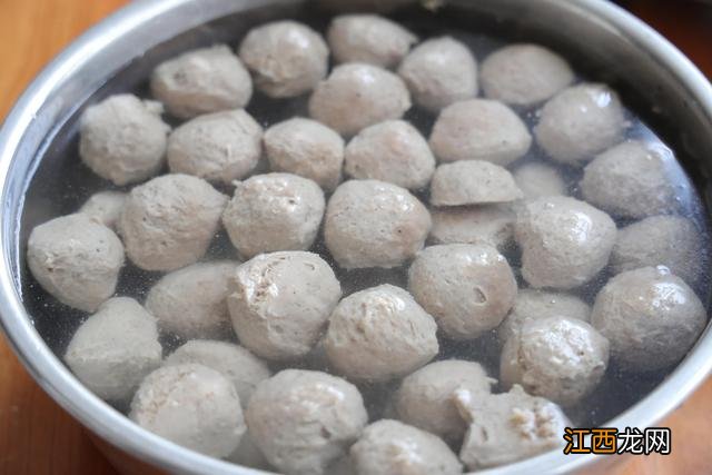 牛肉丸正确做法?牛肉用生粉还是淀粉,感觉这篇文章写的好