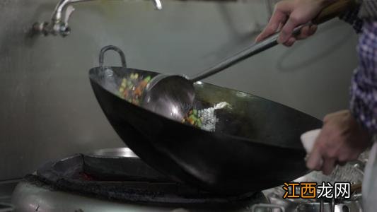 美的电压力锅煲鸡汤需要多久?美的电压力锅炖鸡用哪个功能,今天告诉你!