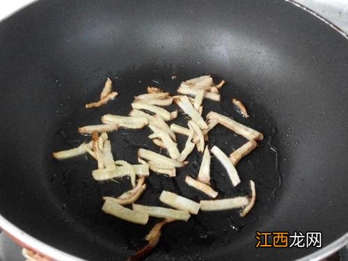 胡萝卜和什么煮饭才好吃？西红柿玉米胡萝卜香肠煮饭，一句话全总结