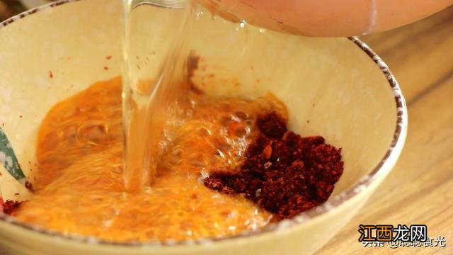 终于知道了 麻辣烫里面的油是什么油？麻辣烫里有油吗，看完