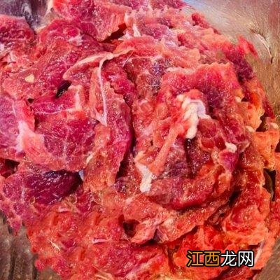 水煮牛肉放什么料？煮牛肉都放啥，这篇文章可以给你答案