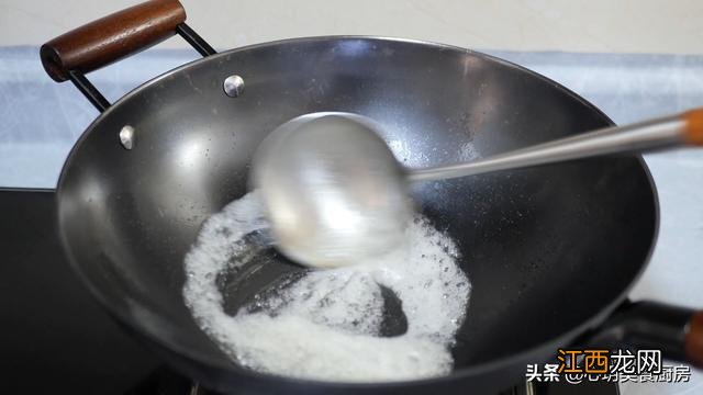 糖和油可以混合吗？糖在热油里为什么不化，一定要知道的知识点