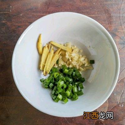 炒蘑菇需要用哪些调料？素炒蘑菇都放什么材料，看完，似乎明白了些什么