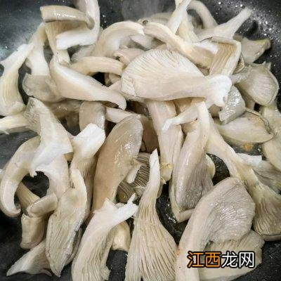 炒蘑菇需要用哪些调料？素炒蘑菇都放什么材料，看完，似乎明白了些什么