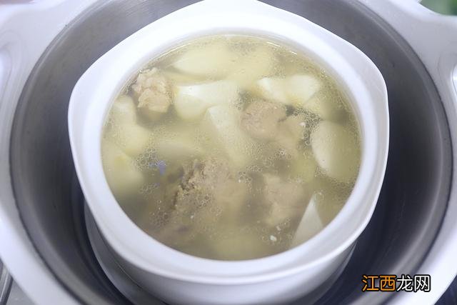 芋头汤里面放什么材料?芋头汤的功效与作用,