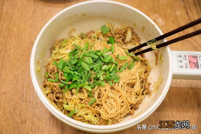 用面条做美食拌面,家用面条做拌面,文章指南快看