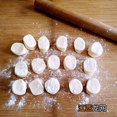 虾子绑在鸡蛋上是什么意思,一个虾一个鸡蛋什么含义,先收藏了！