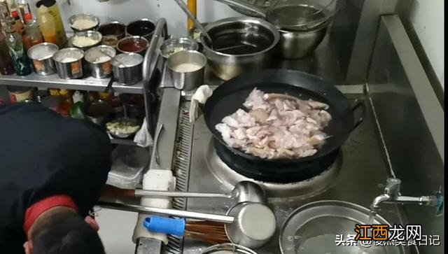 焖狗肉要放什么配料,狗肉可以加什么配菜一起焖,秘诀全部教给你