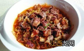 炖牛肉里面都放什么调料 炖牛肉可以放八角桂皮香叶吗