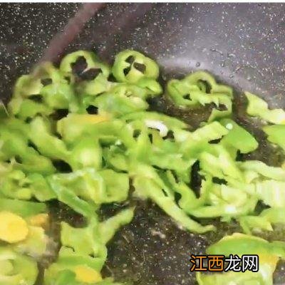 炒鱿鱼须要放什么配料,炒鱿鱼必备调料,这里很关键