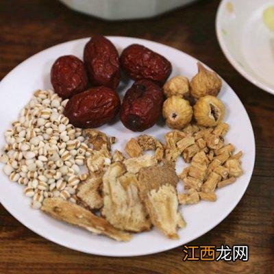 煲鸡汤放什么药材好 炖乌鸡需要什么药材