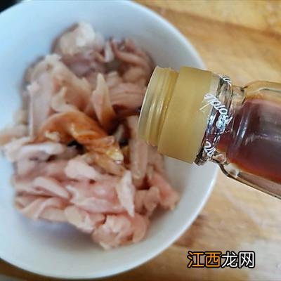 鸡肉适宜搭配 鸡肉适合和什么菜一起搭配